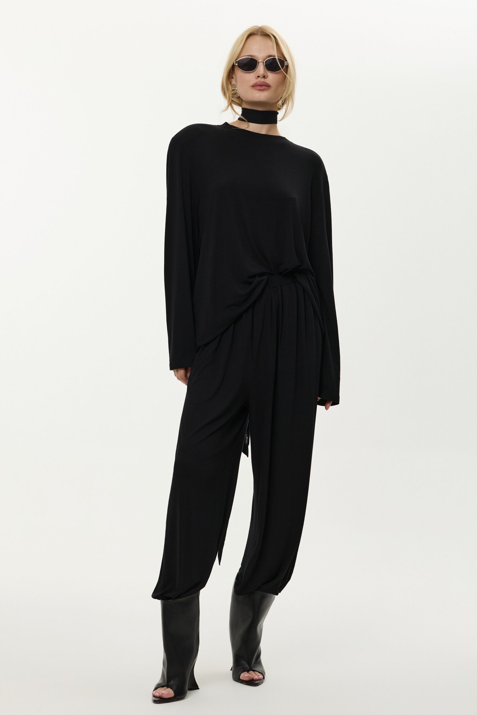 CZARNY LONGSLEEVE AMINA